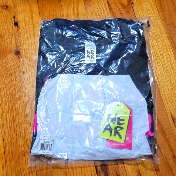 Zumba Wear Move the World Cold Shoulder Top Back to Black Exclusive in Marvelous - Picture 1 of 2